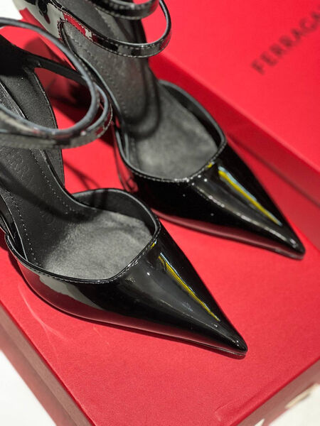 Туфли Ferragamo женский кожа черный 136793-3