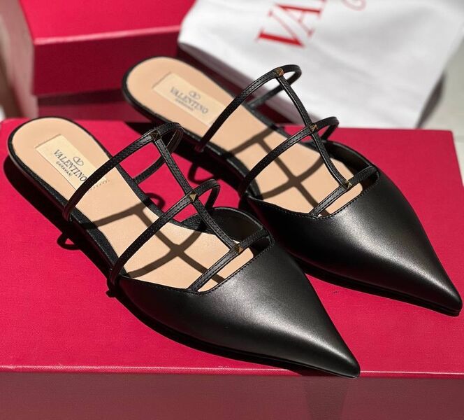 Шлепки Valentino женский кожа черный 152382