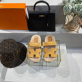 Шлепки Hermès женский замша горчичный 89670-4