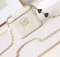 Сумка Chanel женский кожа белый 138404-1