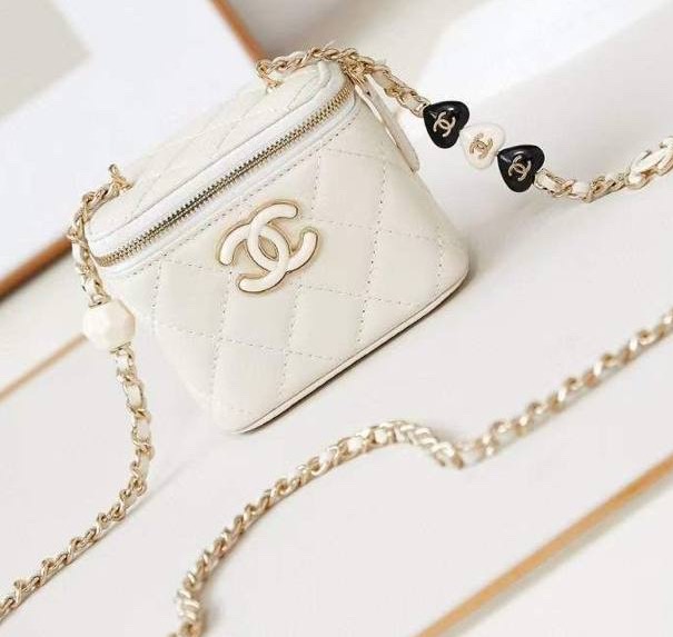 Сумка Chanel женский кожа белый 138404