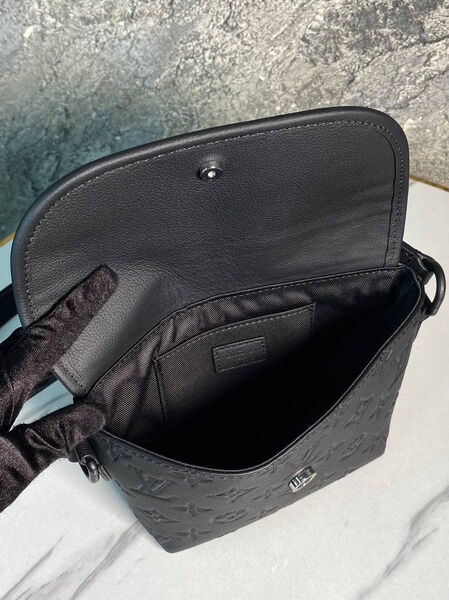 Мужская сумка мессенджер Louis Vuitton мужской кожа черный 169138-10