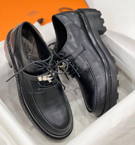 Лоферы Hermès женский кожа черный 129293