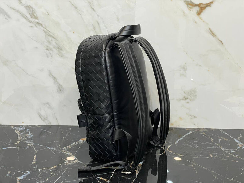 Рюкзак Bottega Veneta женский кожа черный 153763-4