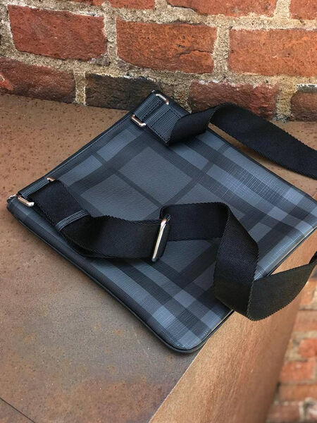 Мужская сумка мессенджер Burberry мужской кожа графитовый 121773-3