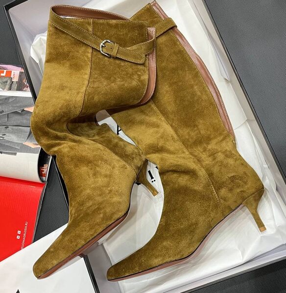 Сапоги Alaïa женский замша горчичный 162230