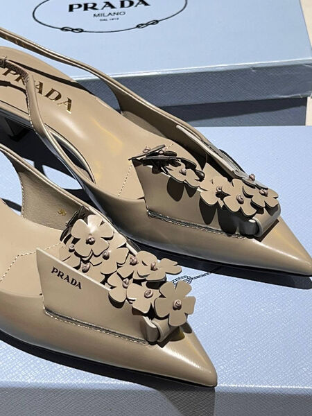 Туфли Prada женский кожа графитовый 151553-2