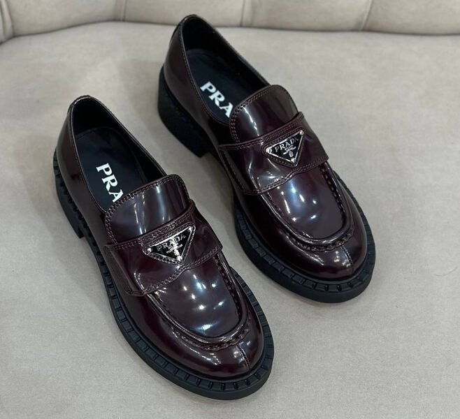 Лоферы Prada женский кожа бордовый 130272