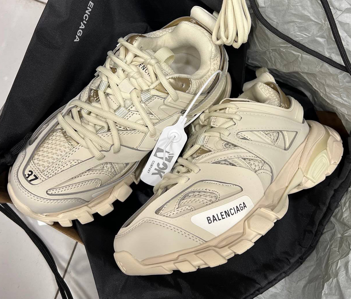 Кроссовки Balenciaga женский кожа,канва бежевый 92596