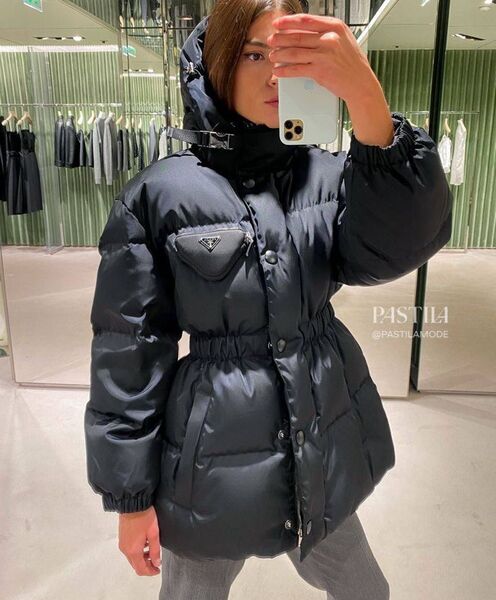 Пуховик Prada женский черный 63232