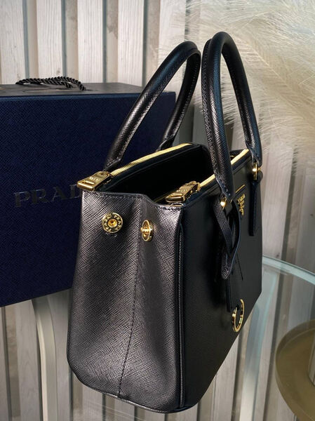 Сумка Prada женский кожа черный 136976-3