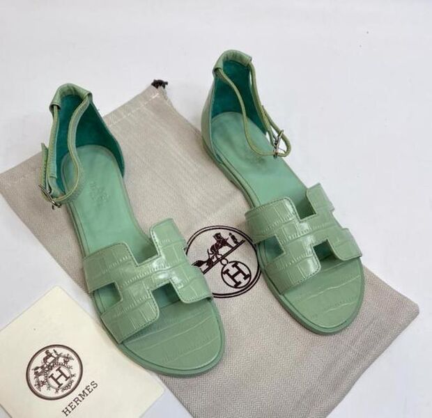 Сандалии Hermès женский кожа болотный 66618