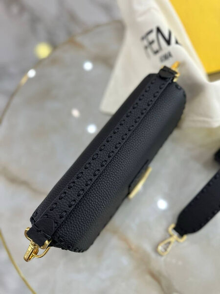Сумка Fendi женский кожа черный 142102-4