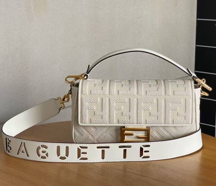 Сумка Fendi Baguette женский текстиль белый 188467