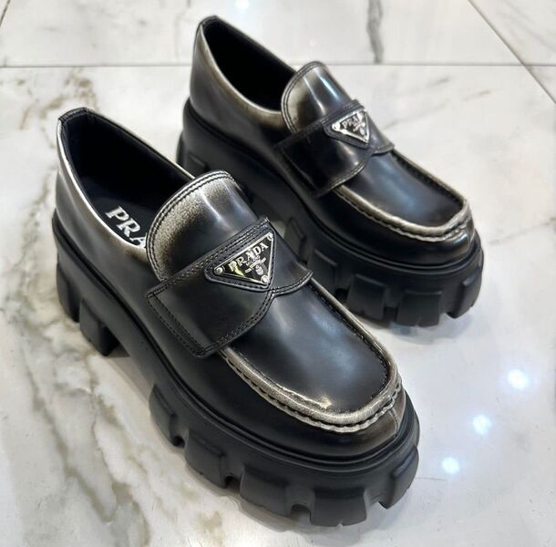Лоферы Prada женский кожа черный 104561