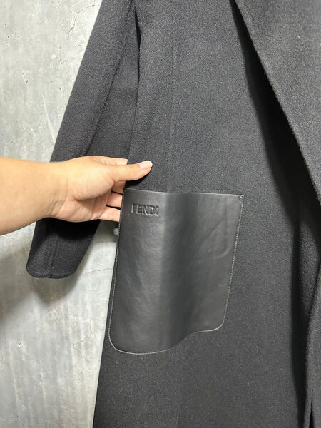 Пальто Fendi женский черный 125638-3