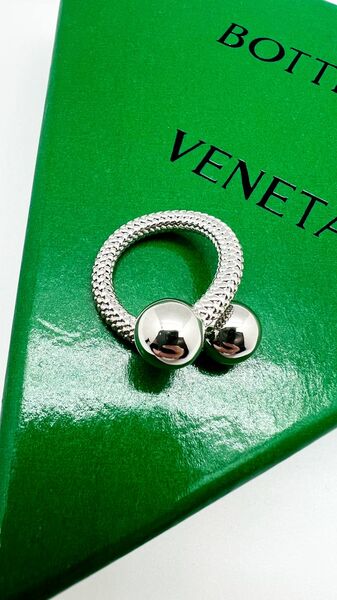 Кольцо Bottega Veneta графитовый 175815