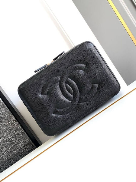 Косметичка Chanel женский кожа черный 156327-4