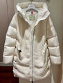 Пуховик Moncler женский бежевый 130202-4