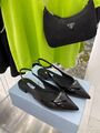 Босоножки Prada женский кожа черный 5486-2