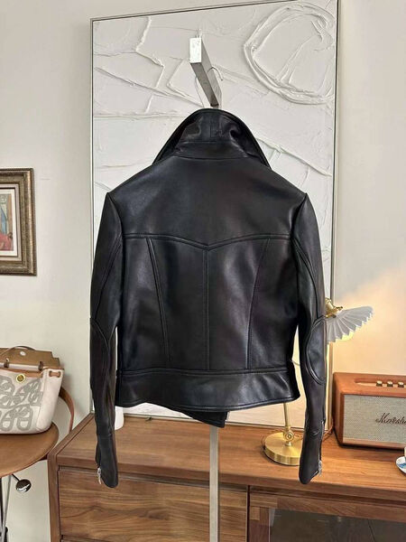Куртка Saint Laurent женский кожа черный 196526-2