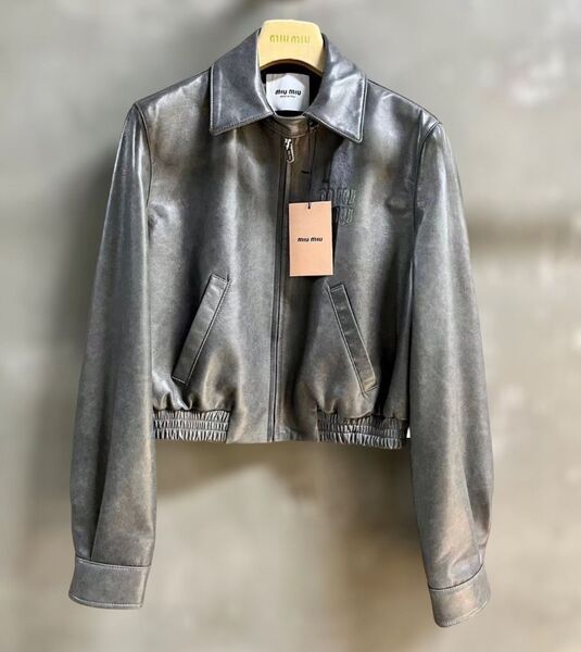Куртка Miu Miu женский кожа графитовый 124847