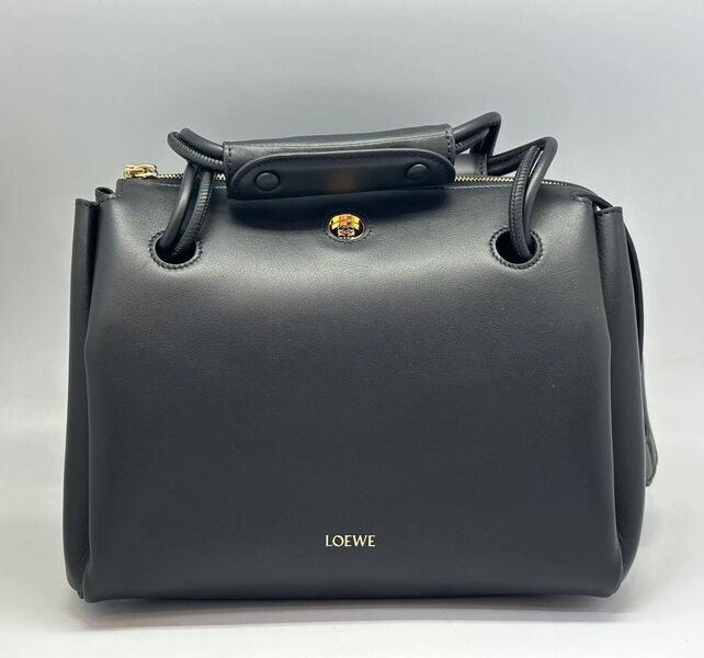 Сумка Loewe женский кожа черный 197946