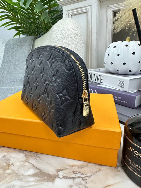 Косметичка Louis Vuitton женский кожа черный 26882-3