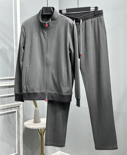 Мужской костюм Kiton мужской графитовый 145629