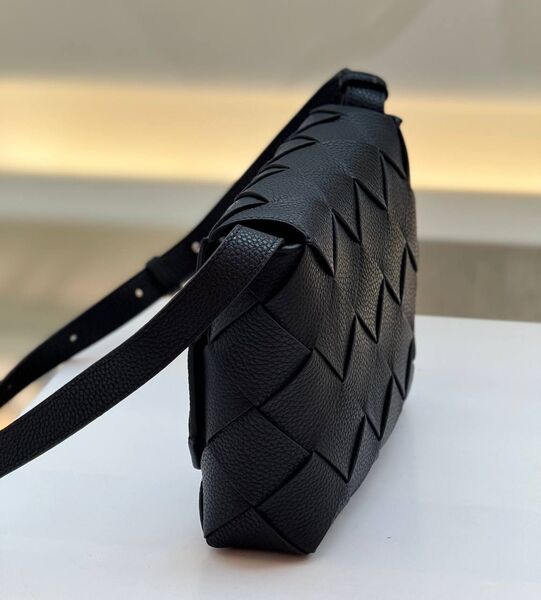 Мужская сумка мессенджер Bottega Veneta мужской кожа черный 193786-9
