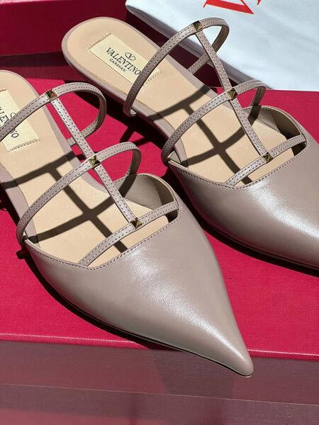 Шлепки Valentino женский кожа бежевый 152388-2
