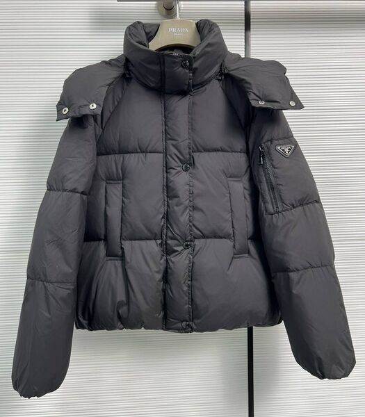 Пуховик Prada женский черный 169069