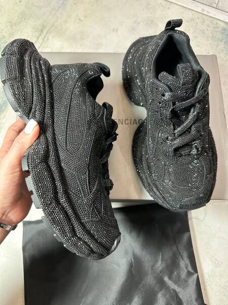 Кроссовки Balenciaga женский черный 137476-4