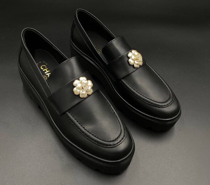 Лоферы Chanel женский кожа черный 135500