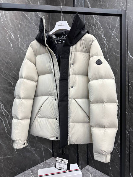 Мужской пуховик Moncler мужской белый 201789-6