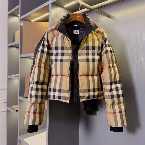 Пуховик Burberry женский бежевый 62448-3