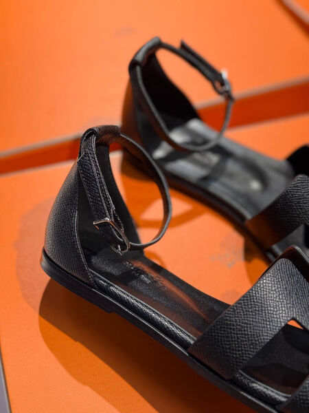 Босоножки Hermès женский кожа черный 185922-3