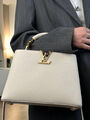 Сумка Louis Vuitton Capucines женский кожа бежевый 156139-3