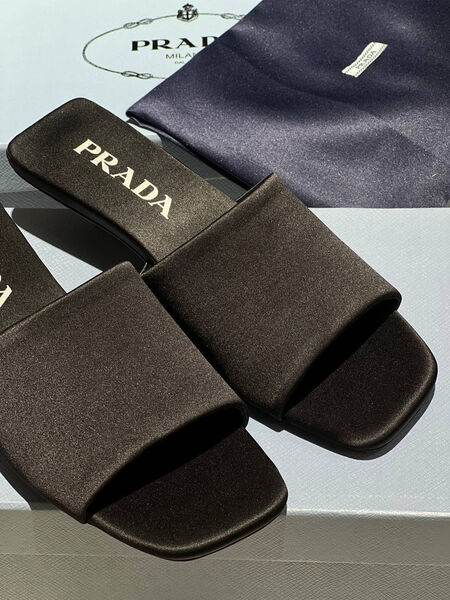 Шлепки Prada женский замша черный 154819-3