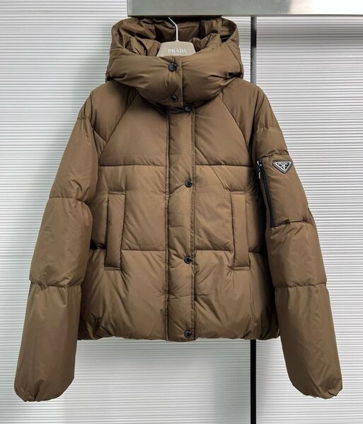 Пуховик Prada женский 169065