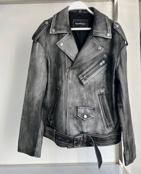 Куртка Balenciaga женский кожа графитовый 37484