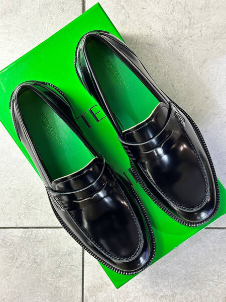 Мужские лоферы Bottega Veneta мужской кожа черный 170939-2