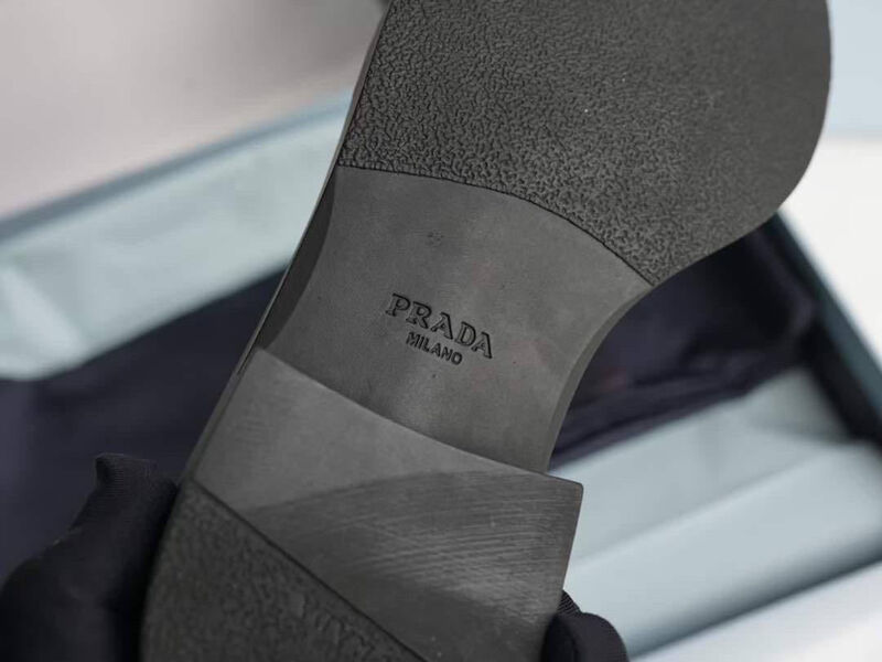 Лоферы Prada женский кожа черный 124398-5