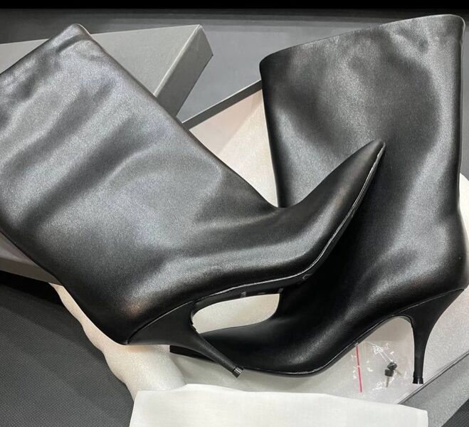 Сапоги Balenciaga женский кожа черный 170546