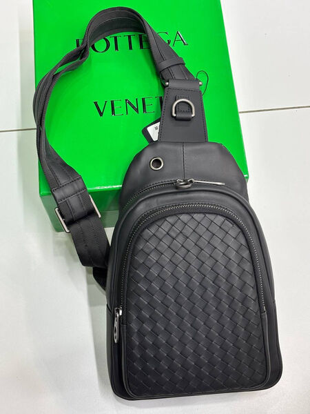 Мужская сумка слинг Bottega Veneta мужской кожа черный 200781