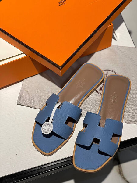 Шлепки Hermès женский кожа графитовый 113874-2