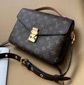 Сумка Louis Vuitton Pochette Metis женский канва черный 187402-1
