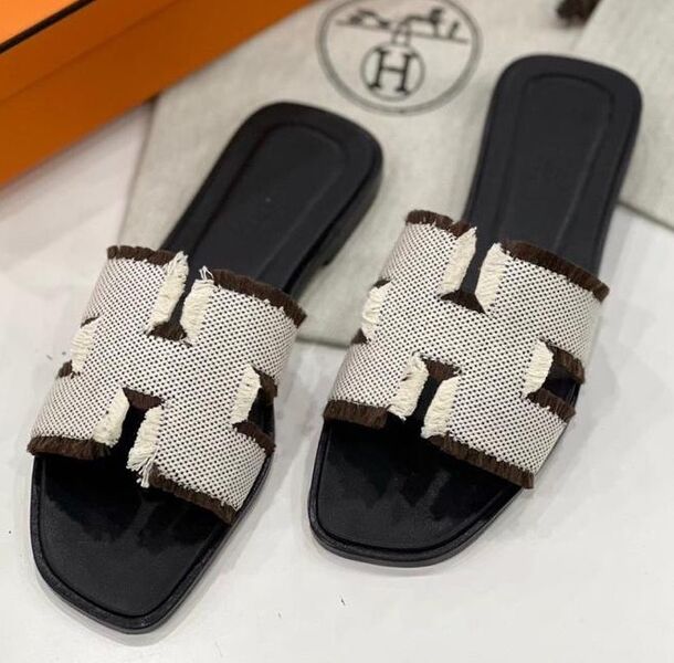 Шлепки Hermès женский текстиль графитовый 106243