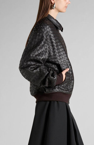 Куртка Bottega Veneta женский кожа черный 195125-2