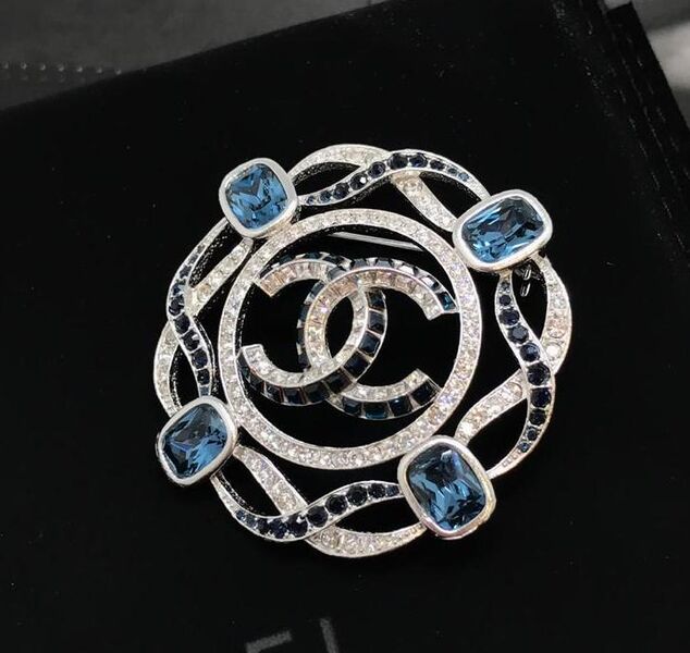 Брошь Chanel 10389